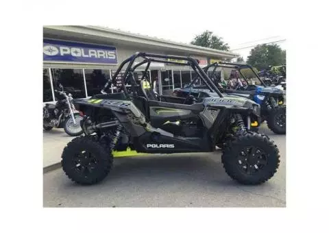 Can Am Commander 1000, POLARIS RZR XP 1000 EPS 4x4 Side by Side